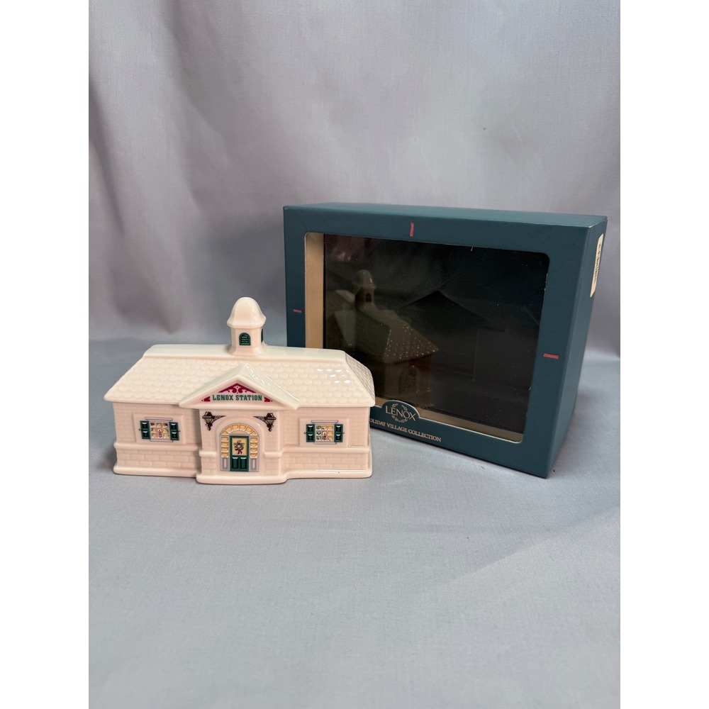 Lenox Holiday Village Collection Lenox Station Train Depot 1992 Christmas 1992
